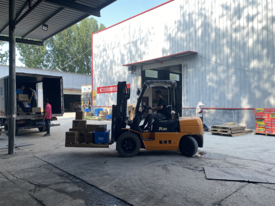 百姓物流部 不畏酷暑堅(jiān)守崗位